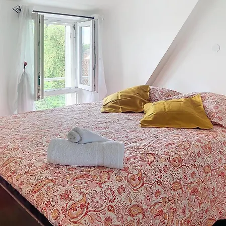 T3 A Apartment *